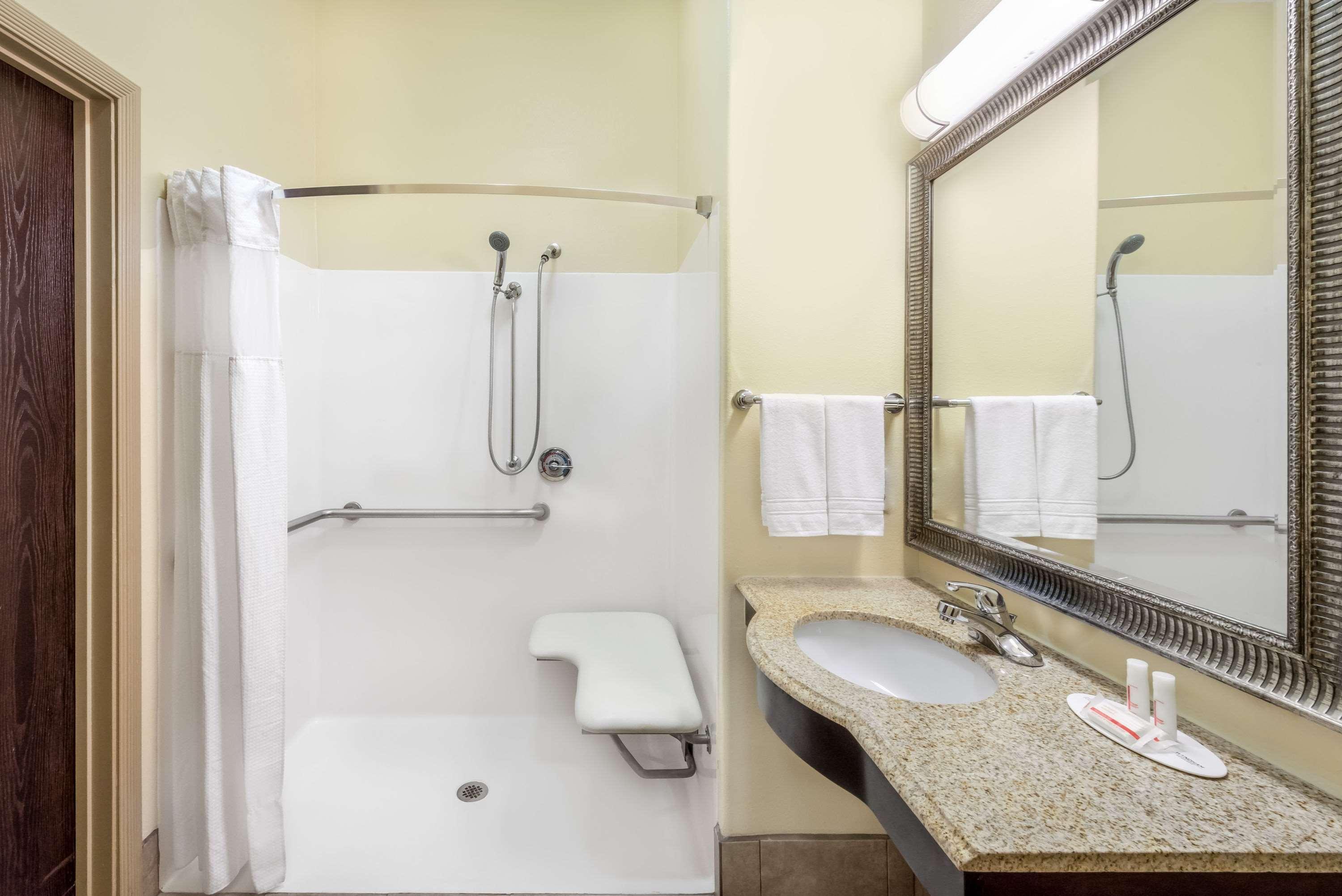 Super 8 By Wyndham Hidalgo At La Plaza Mall & Mcallen Airport Екстер'єр фото