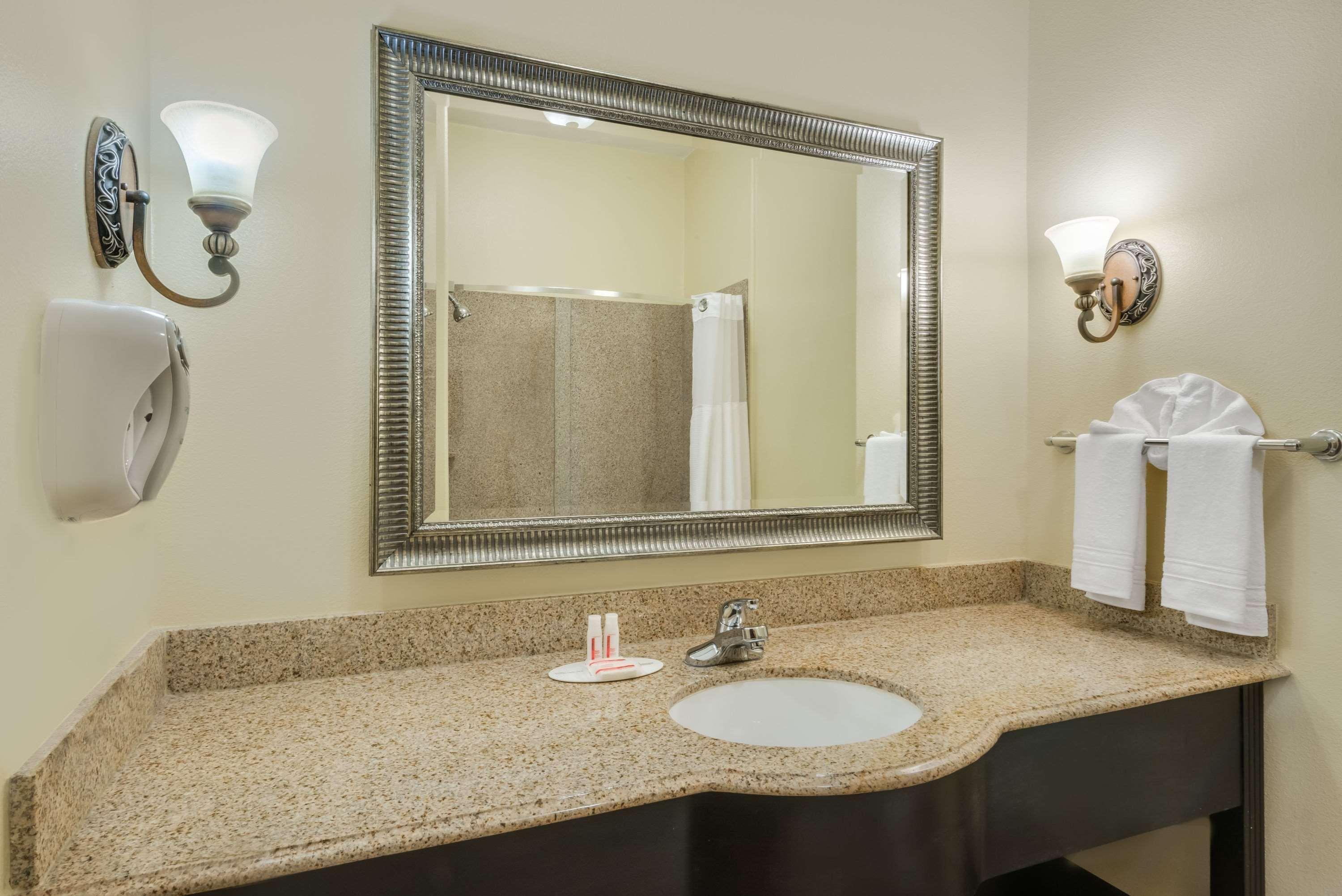 Super 8 By Wyndham Hidalgo At La Plaza Mall & Mcallen Airport Екстер'єр фото