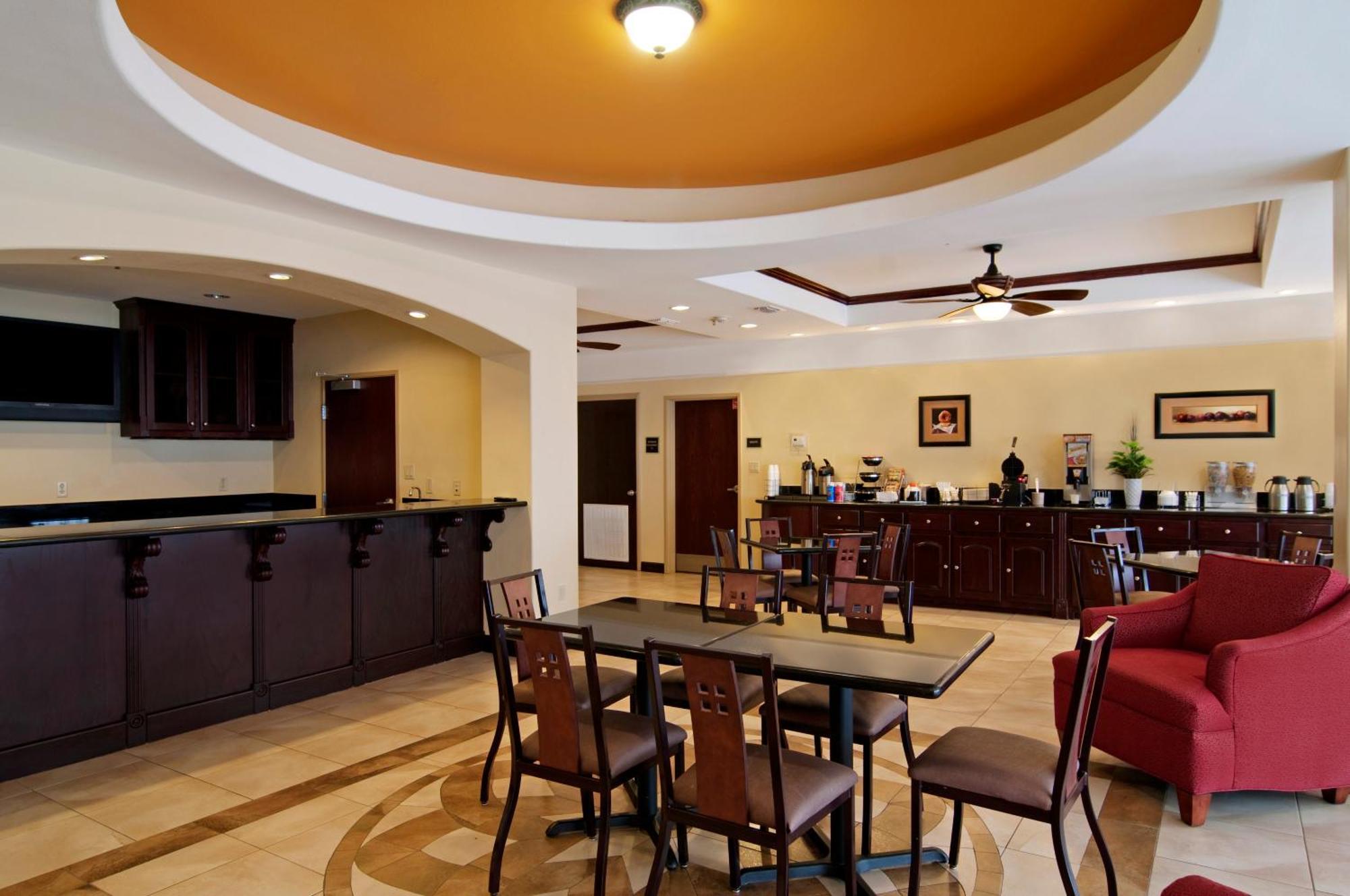Super 8 By Wyndham Hidalgo At La Plaza Mall & Mcallen Airport Ресторан фото