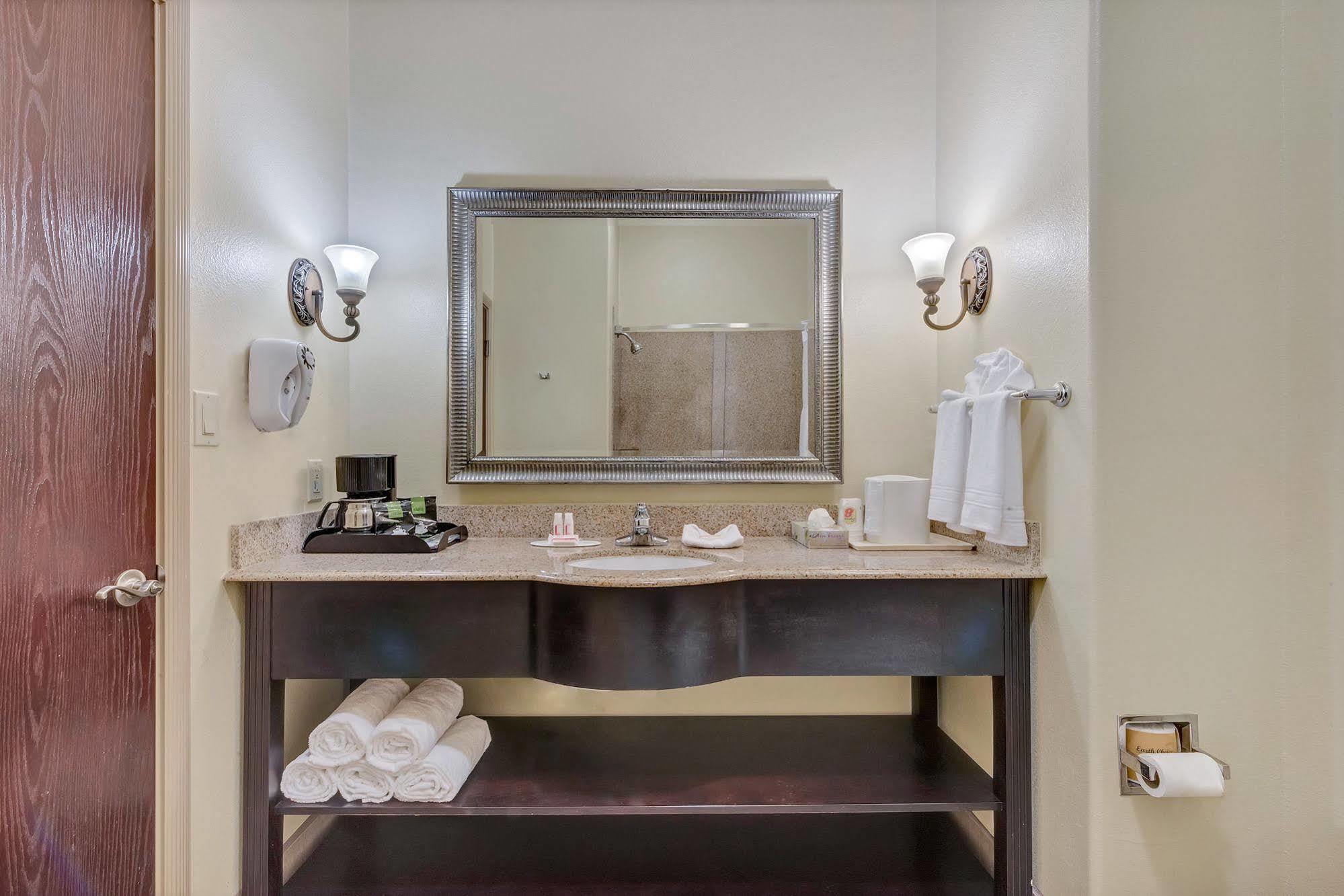 Super 8 By Wyndham Hidalgo At La Plaza Mall & Mcallen Airport Екстер'єр фото