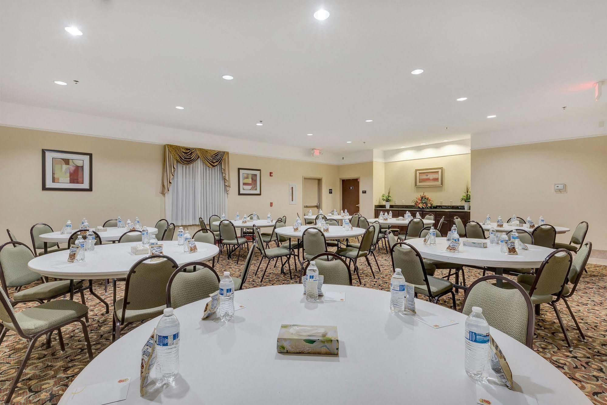 Super 8 By Wyndham Hidalgo At La Plaza Mall & Mcallen Airport Екстер'єр фото