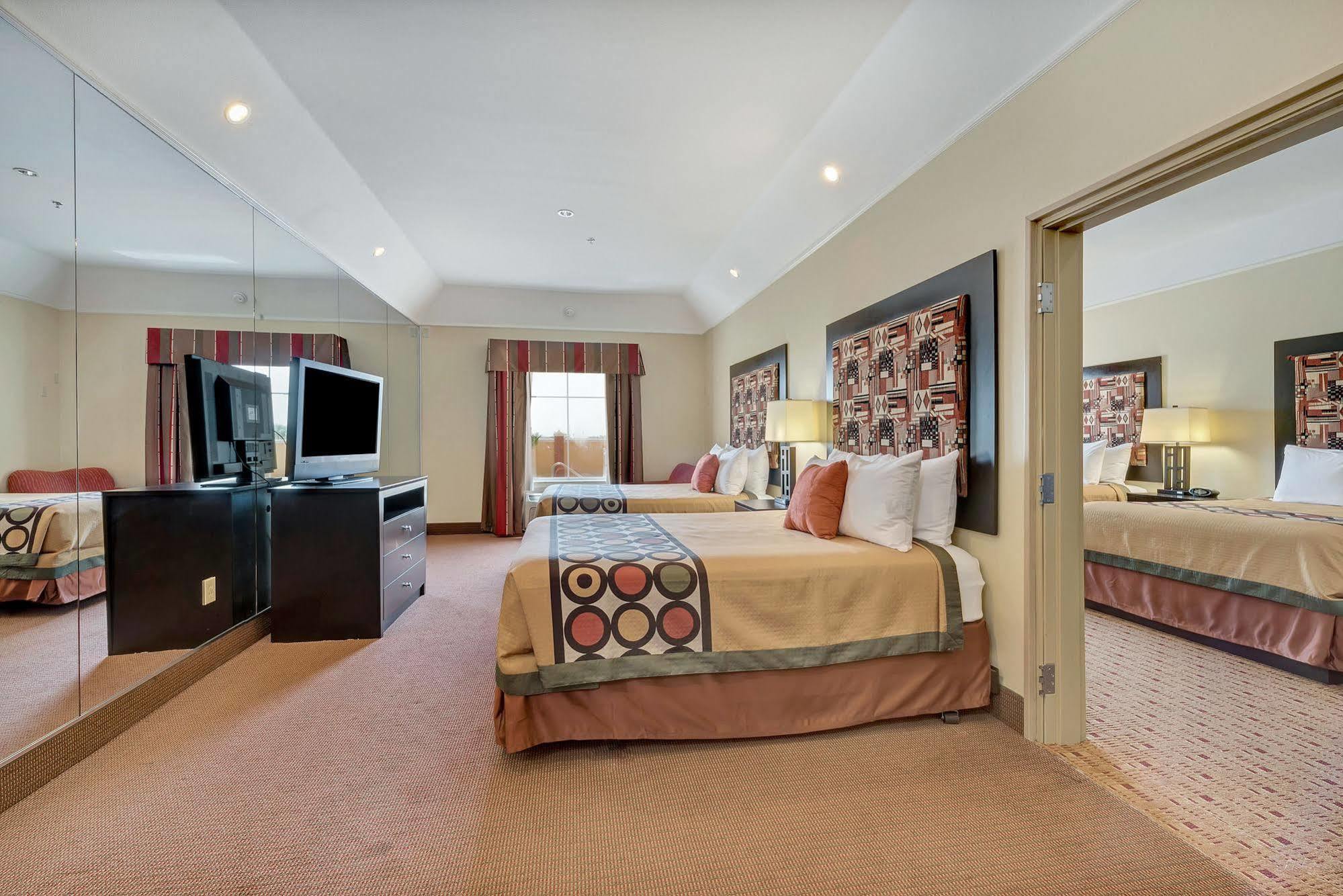 Super 8 By Wyndham Hidalgo At La Plaza Mall & Mcallen Airport Екстер'єр фото